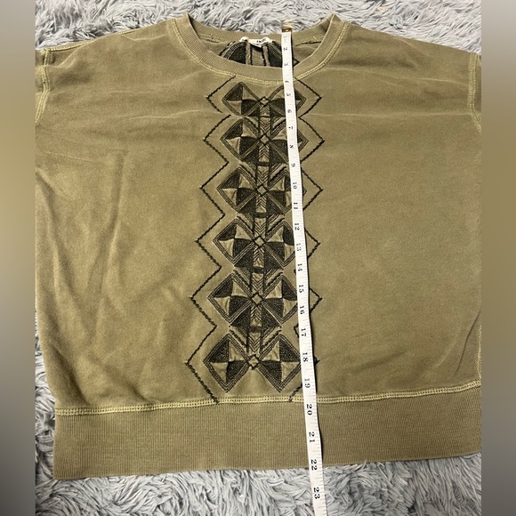 Y2k Olive Geometric Crewneck Sweatshirt! - Picture 11 of 15